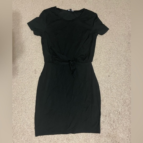 Express Black tie waist short sleeve dress size XS - Picture 2 of 7